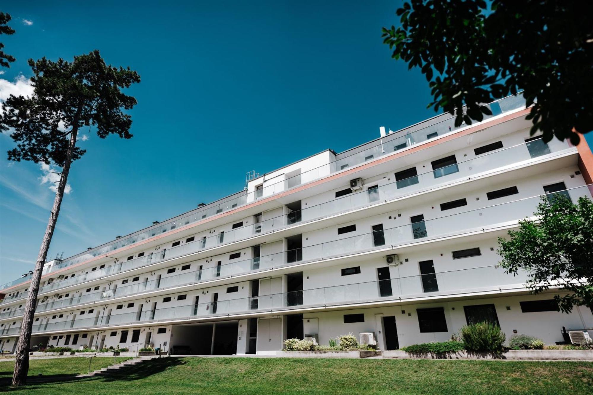 Butique Apartman Grand Balatonlelle Exterior foto